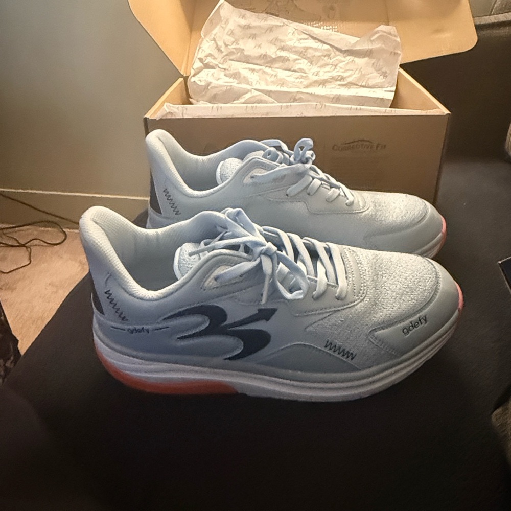 Qofy Women's Light Blue Casual Sneakers
